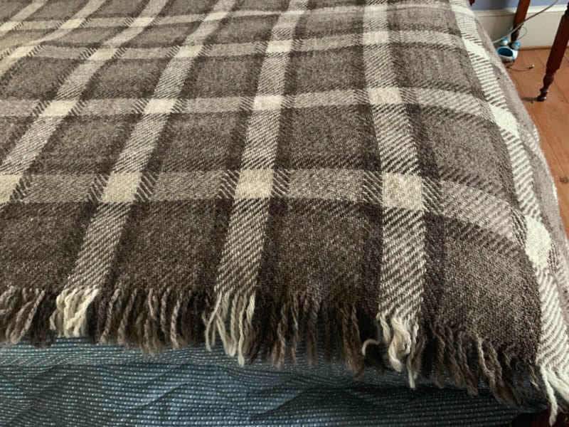 Hand Woven Woolen Blanket Grey Brown KOCR-23A - WoolSome